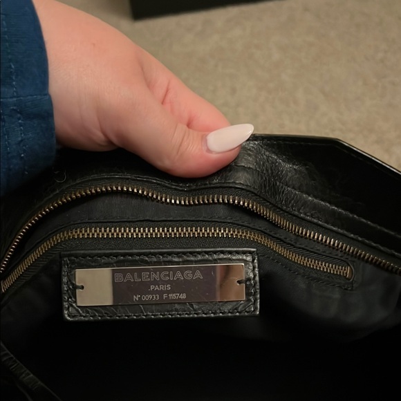 Balenciaga City Bag in Black - Picture 2 of 16